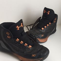 Under Amour Boys Sneakers Size 5Y