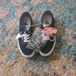 VANS  AUTHENTIC 