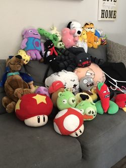 Different plush plans vs zombies/ mine craft/ angry birds etc...