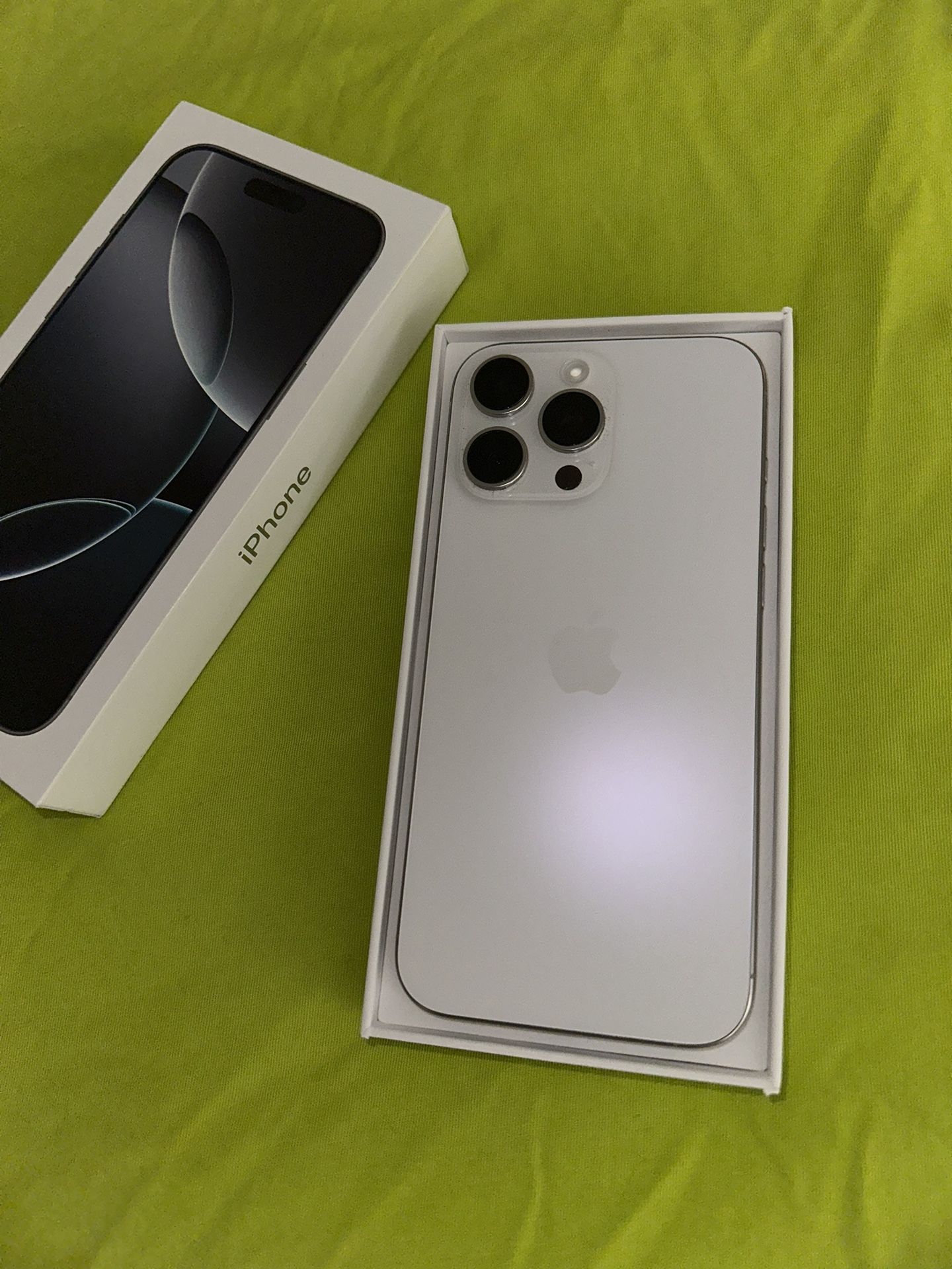 Apple iPhone 16 Pro Max 1Tb White Unlocked Like New