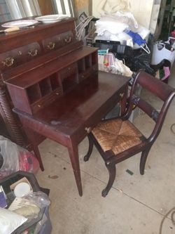 Anqutie desk