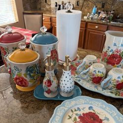 Pioneer Woman Kitchen Set (Assortment)