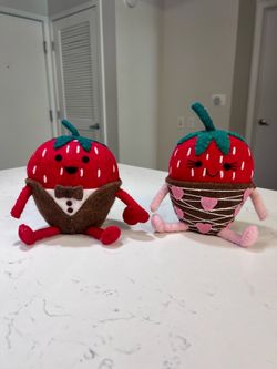 Chocolate Covered Strawberries Couple Set of 2 Decor