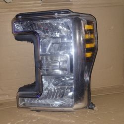 2017 -2018-2019 Ford F250 F350 Left Headlight Halogen Oem 