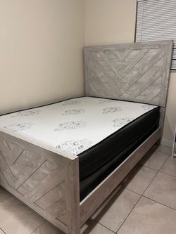 Full size bed with mattress