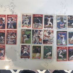 John Smoltz; Lot Of 26 Atlanta Braves Baseball Cards