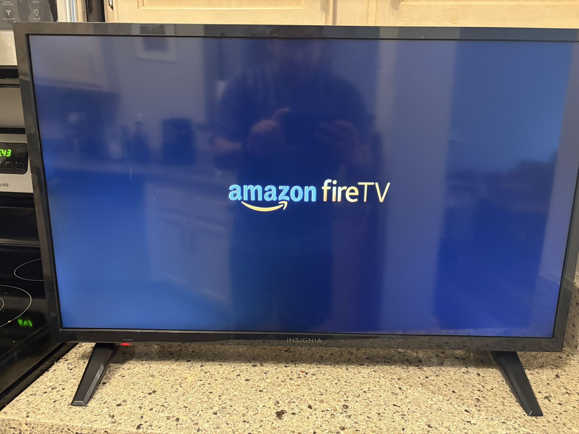 INSIGNIA Class F20 Series 32-inch HD 720p Fire TV NS-32F201NA23, Smart, Alexa Voice Remote