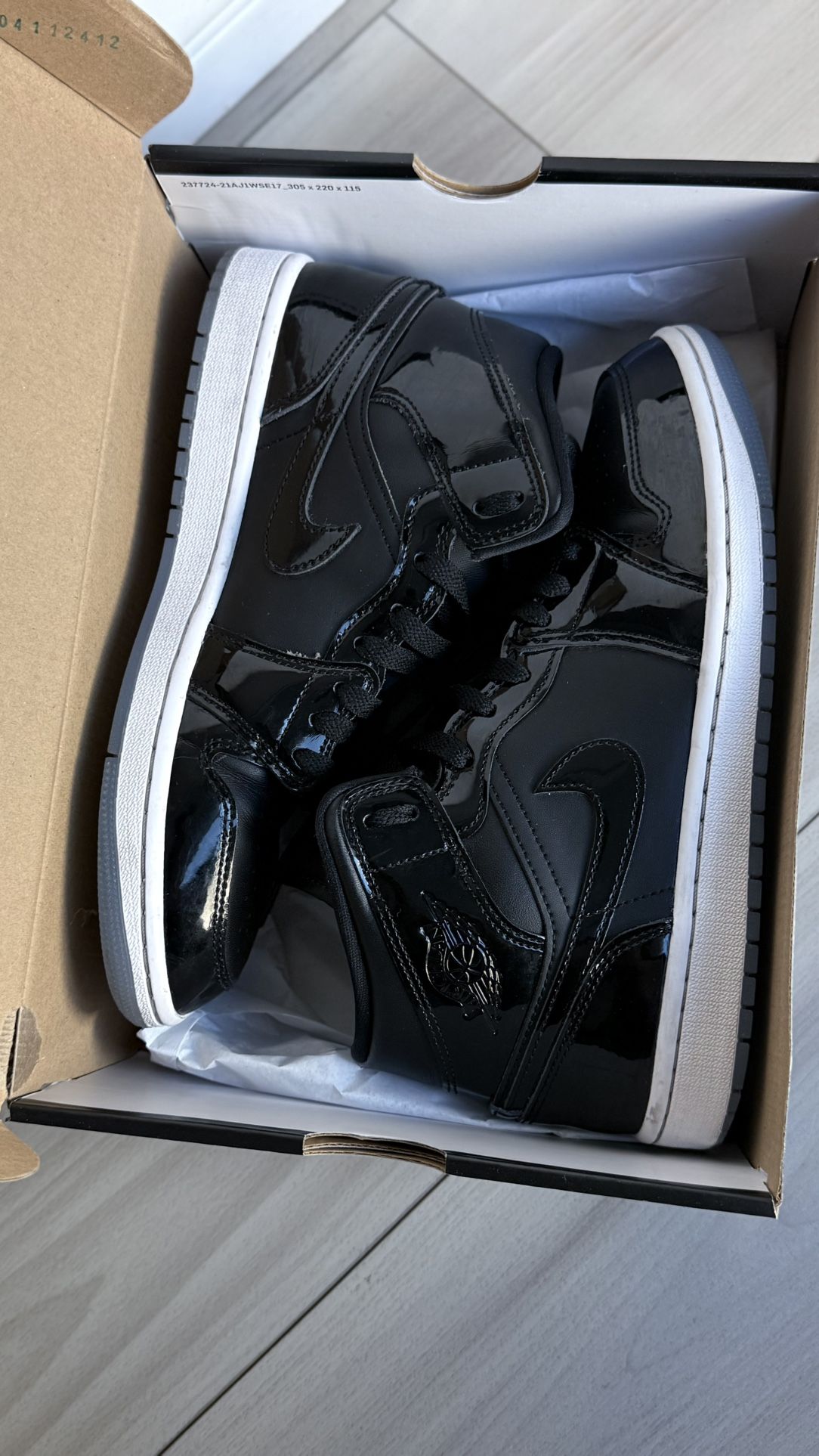 Air Jordan 1 Mid SE “Space Jam”