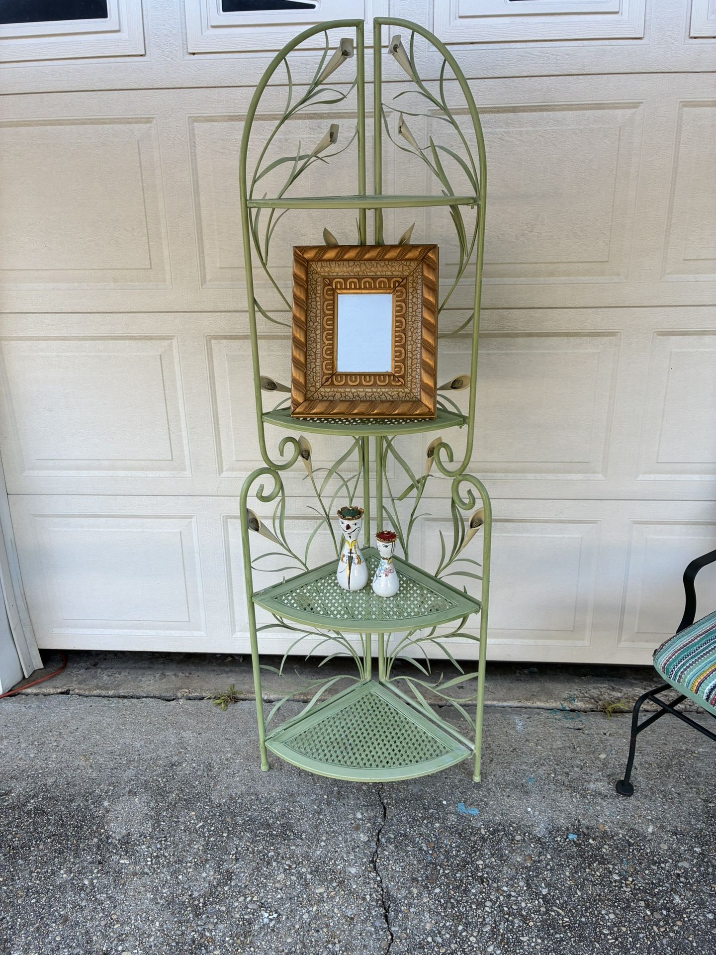 Beautiful Green Wash Metal Corner Rack With Lillies.