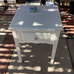 24x19 Inches White Wooden Side Table (VALENCIA) $20