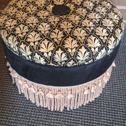 VTG Round  ottoman