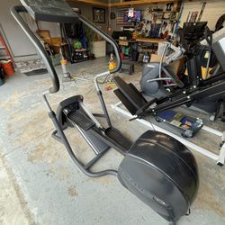 Precor EFX 5.21si Elliptical Fitness Cross Trainer.
