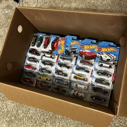 Hot Wheels - 150 Random Packaged Unsearched