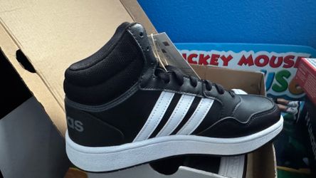 Boy shoes size 5