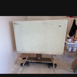 Free Drafting Table 