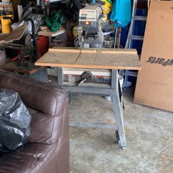 Craftsman Radial Saw In Great Condition 