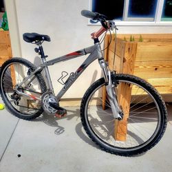 Giant mountain bike aluminum