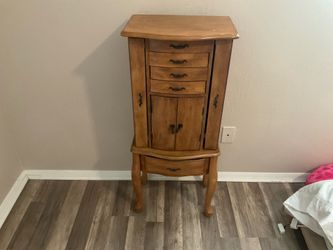 Jewelry chest