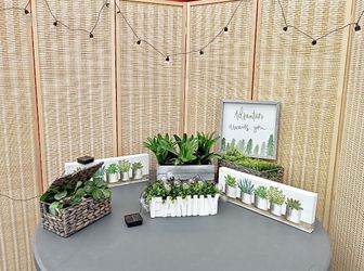 DECOR/ Center Piece from Macys with Solar Bulb Lights