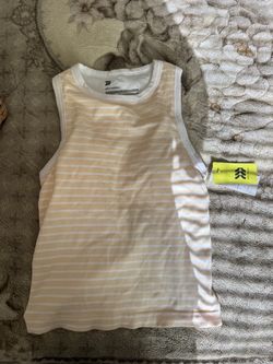 Women activewear top size L new with tags