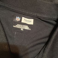 Raiders T shirt  Men or Women size:  XL