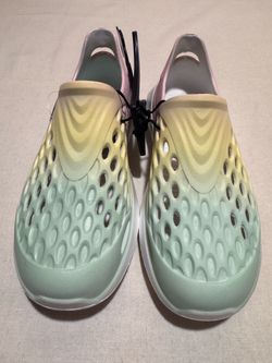 NWT Rugged Shark Kids Rift Slip-On Water Shoes - Pastel Ombré Size 3