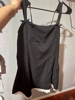 Mini Black detailed dress