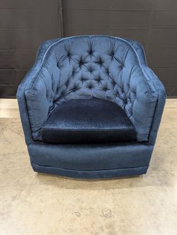 Deep Blue Velvet Tufted Barrel Accent Chair