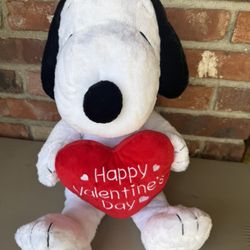 Peanuts Musical SNOOPY Happy Valentine's Heart Plays Linus & Lucy Song 21"