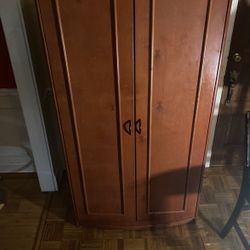 Wood Wadrobe