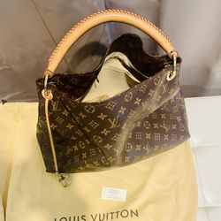 Authentic Louis Vuitton Artsy MM