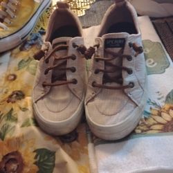 Sperry's Size 7