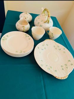 Vintage beautiful tea/coffee set with cake plate/dessert plates