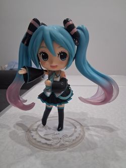 Hatsune Miku Crystal Doll Figure