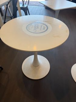 White Round Tulip Pedestal Cafe Table