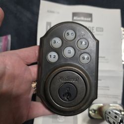 Kwikset Electronic Deadbolt Lock