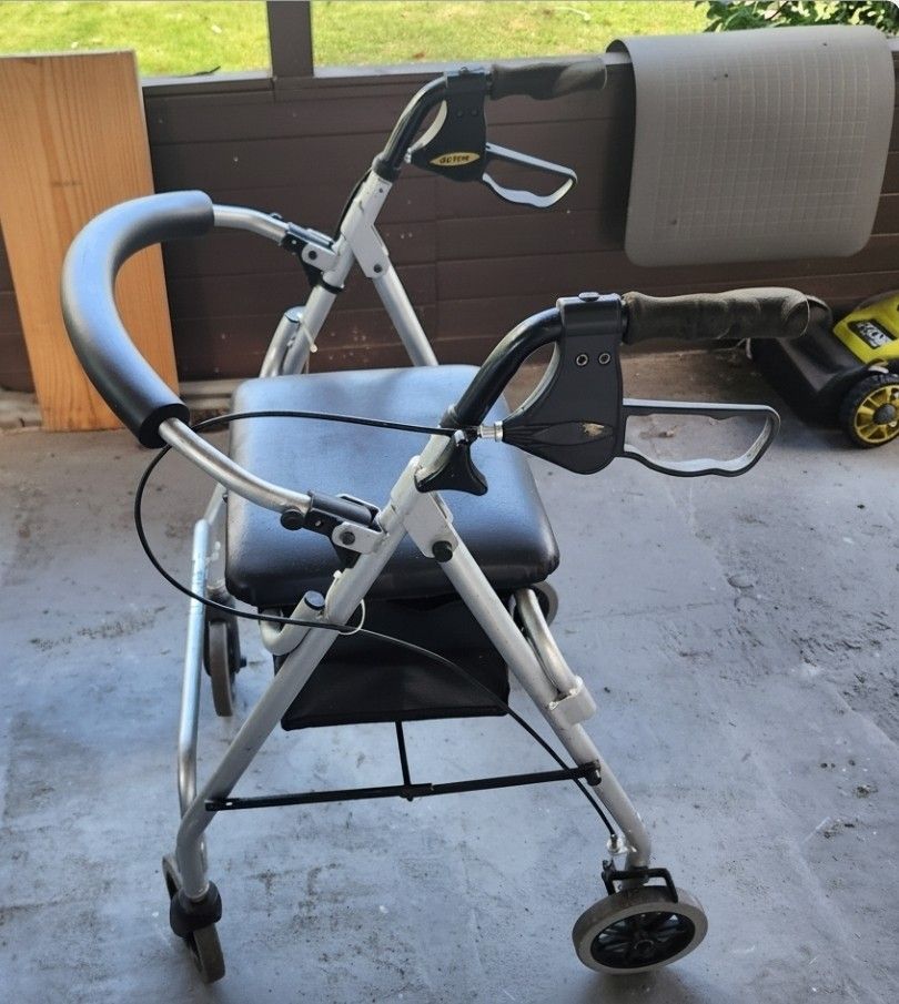 Can Deliver Walker Rollator Toilet Seat Riser Crutches Aluminum Crutches