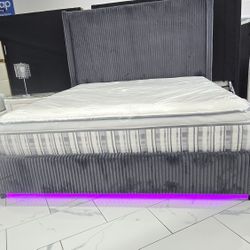 King Sizes Bed With Mattress 