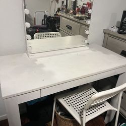 Vanity Mirror W Table & Chair 