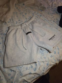 Light gray essential shorts