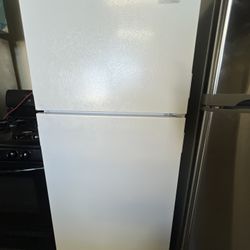 Kirkland 14 Cu Ft Top Freezer Refrigerator Apartment Size 