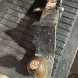 2in.  drop trailer hitch ball mount.  $15