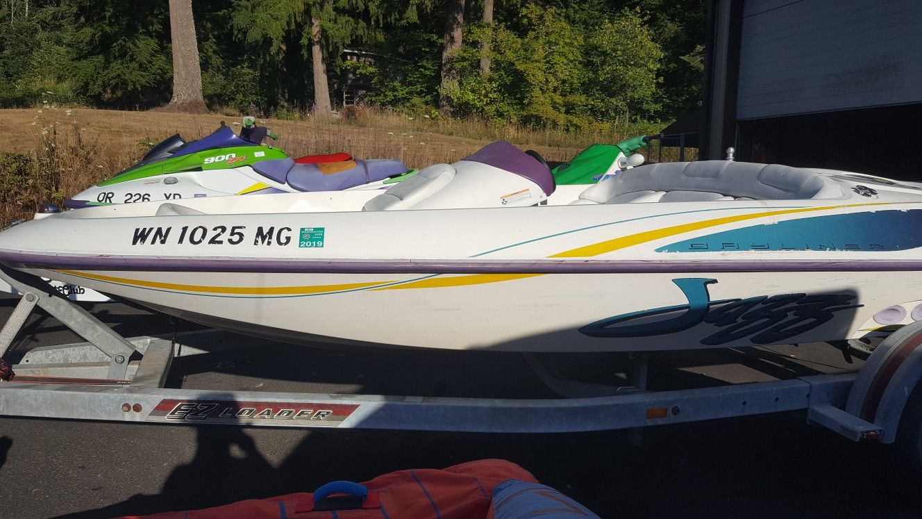 96 bayliner jazz jet speed boat. 120 horsepower. Trade for double trailer w/jet skis