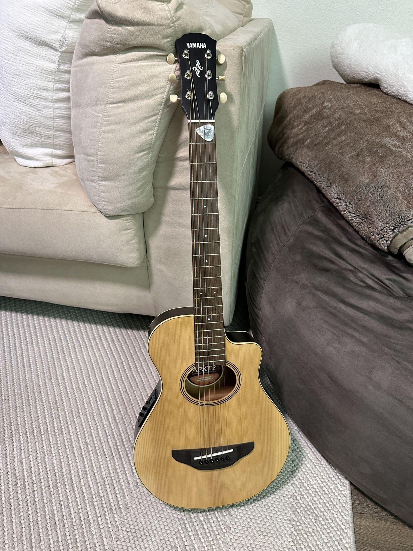 Yamaha Junior 3/4 Guitar - Acoustic/Electric