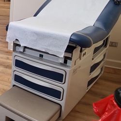 Exam Tables And Cabinets 