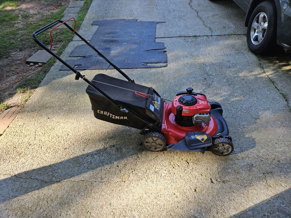 Craftsman M110 push Lawn Mower Like New