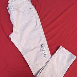 NEW Women's Levis  stretch Classic Mid Rise Skinny Jeans size 10M (30x30)