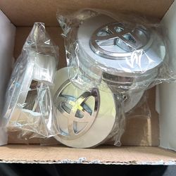 Toyota center caps 62mm