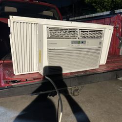 Aire A Condisionado De Ventana De 8,000 BTU 