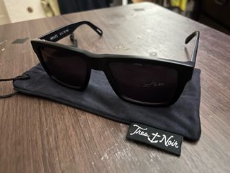 Tres Noir  Sunglasses